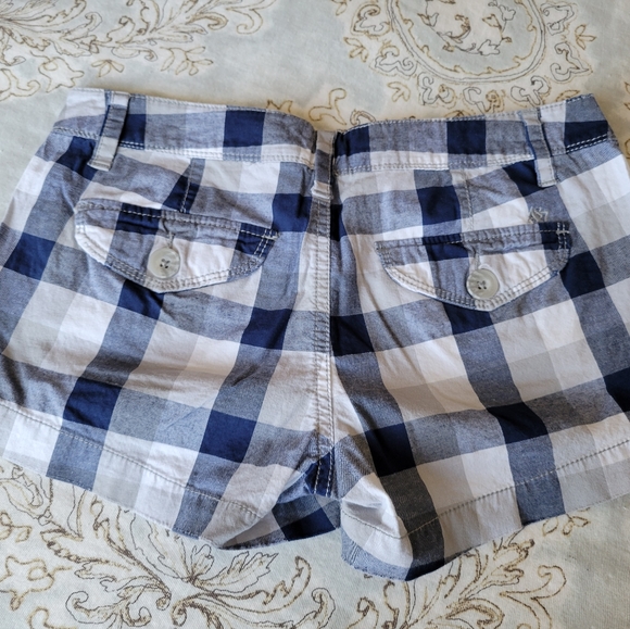 Size 0 Aeropostale Shorts EUC - Picture 2 of 4